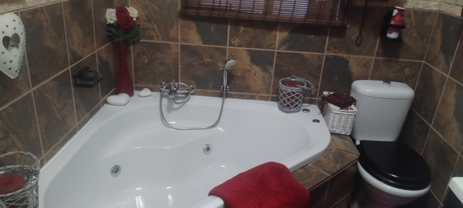 4 Bedroom Property for Sale in Harmony Free State